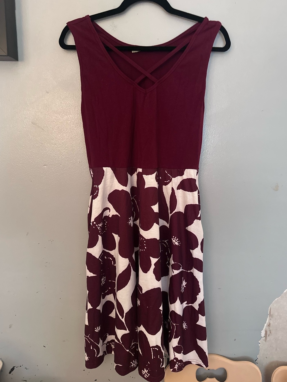 Women's Sleeveless Plum Floral Midi Dress with Crisscross Neckline